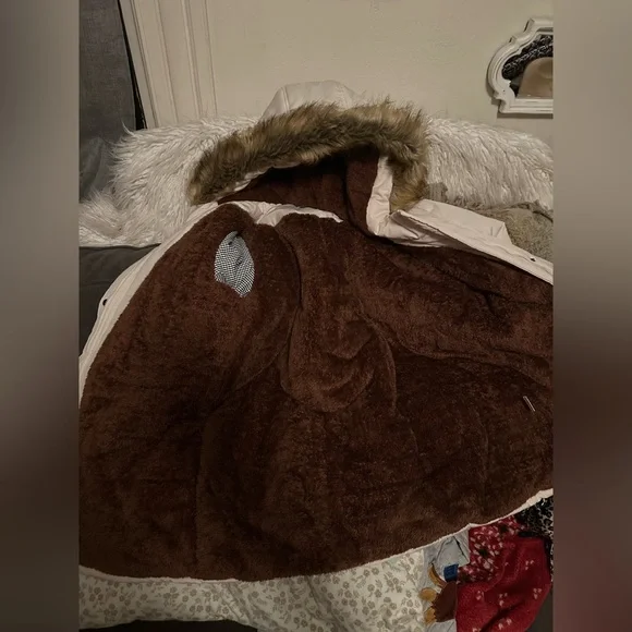 Sold - Picture 6 of 9